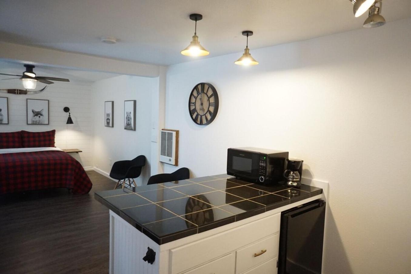 Bear Cave- Pet Friendly Suite In Shaver Lake Exterior photo