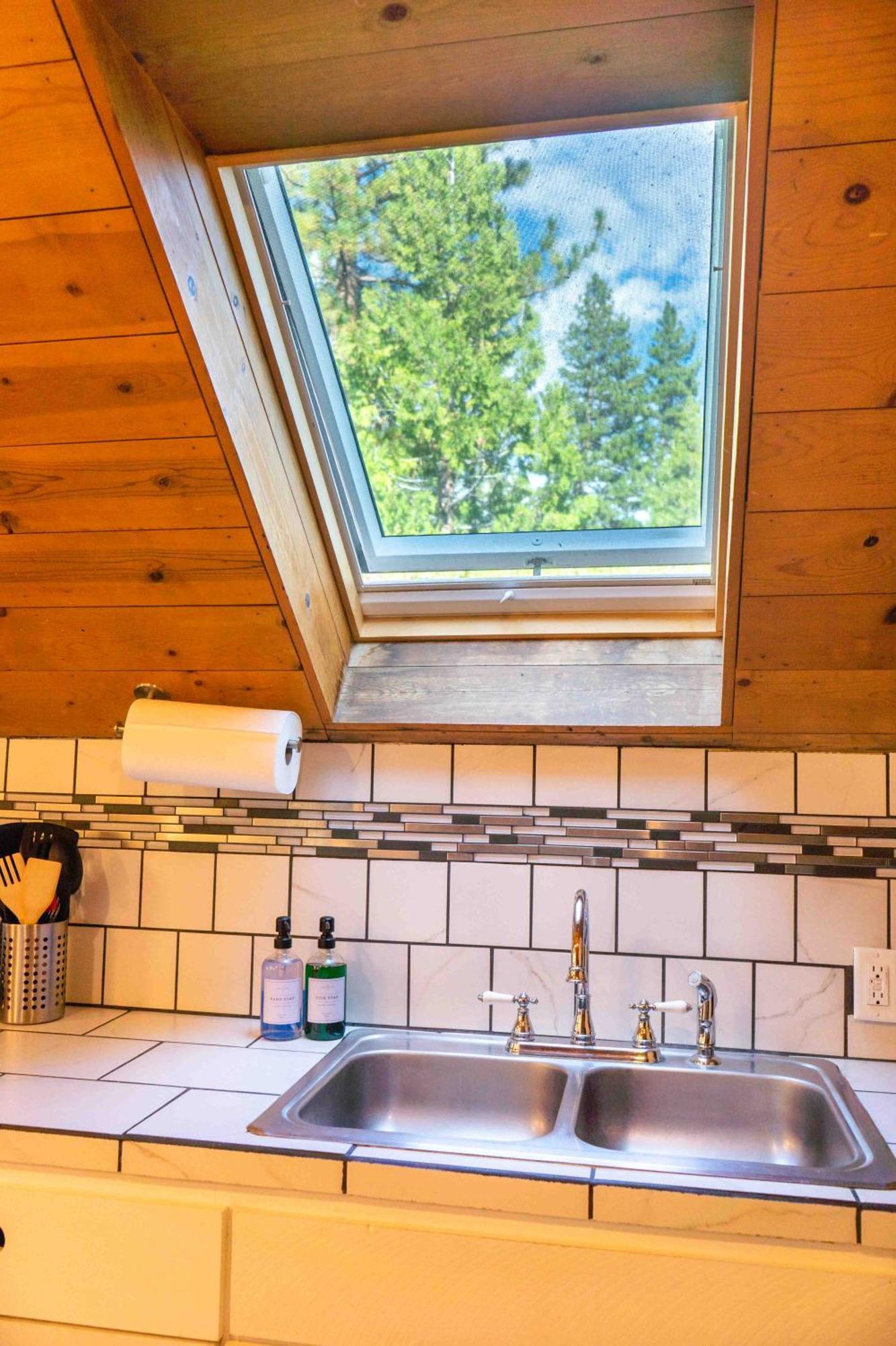 Bear Cave- Pet Friendly Suite In Shaver Lake Exterior photo