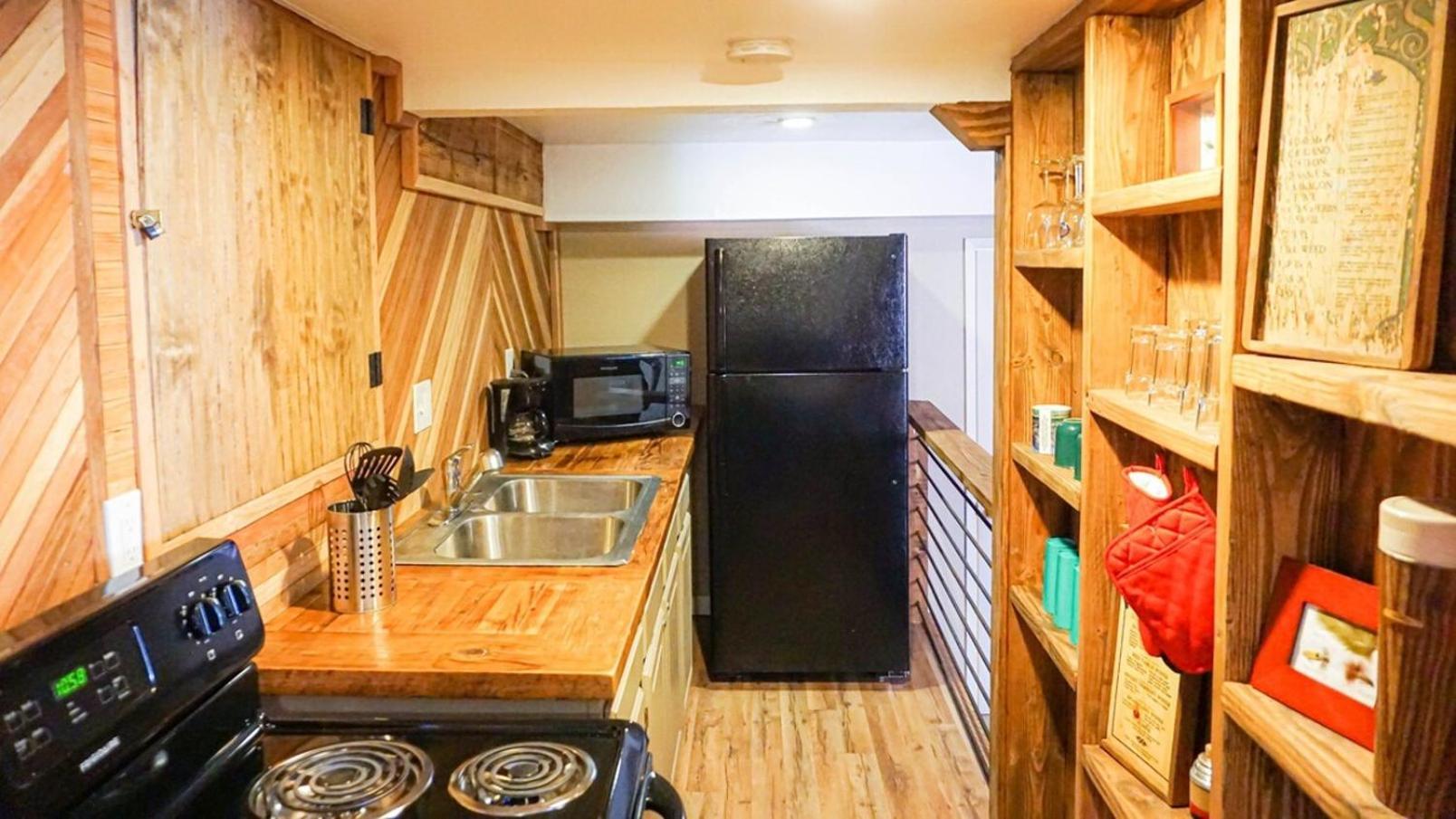 Bear Cave- Pet Friendly Suite In Shaver Lake Exterior photo