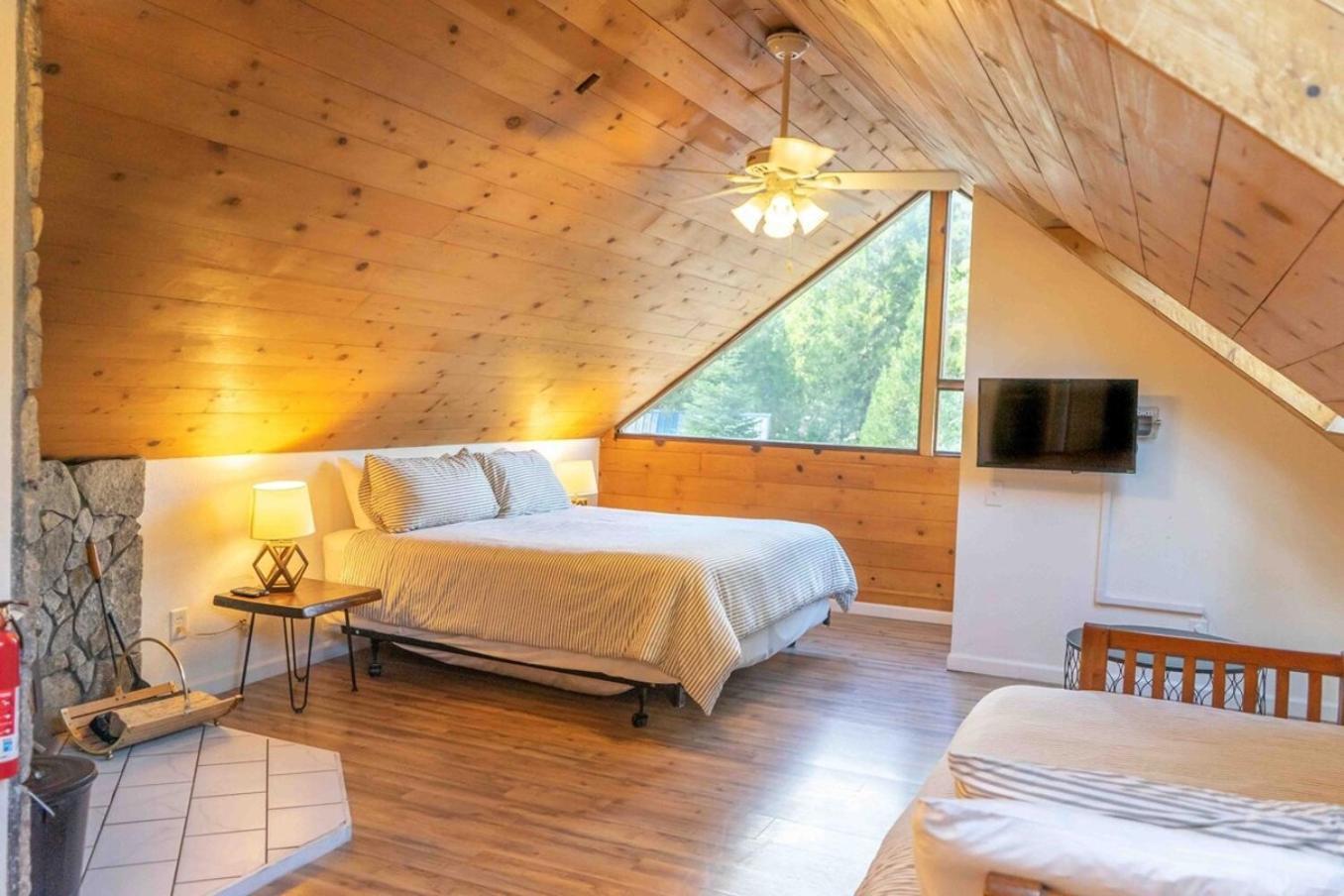 Bear Cave- Pet Friendly Suite In Shaver Lake Exterior photo