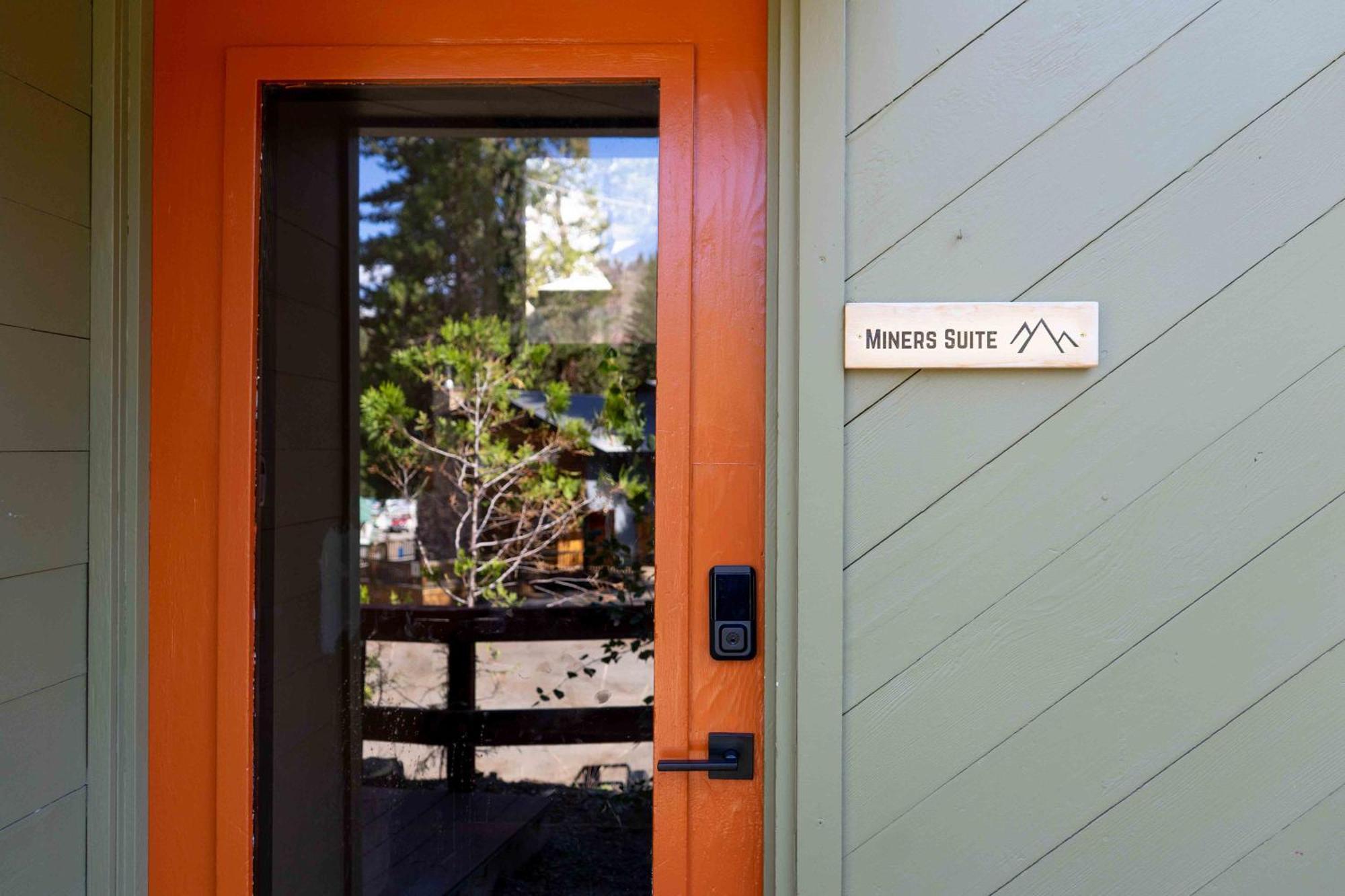 Bear Cave- Pet Friendly Suite In Shaver Lake Exterior photo